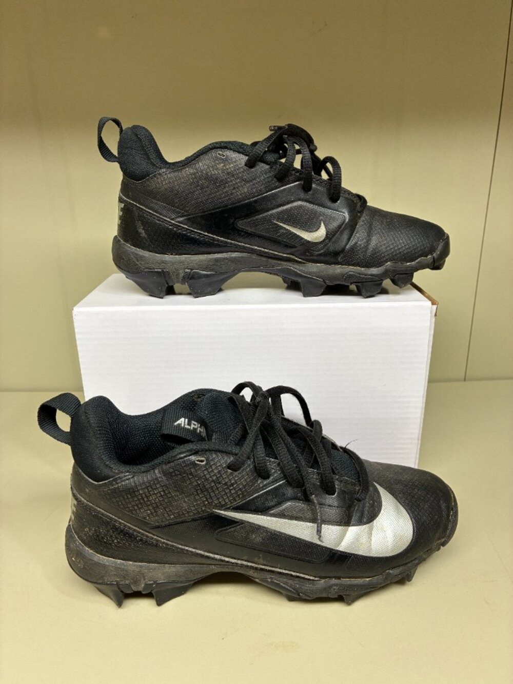 Nike Alpha Menace 4 Shark BG Youth 3.5Y Black Silver Football Cleats FQ4016-002